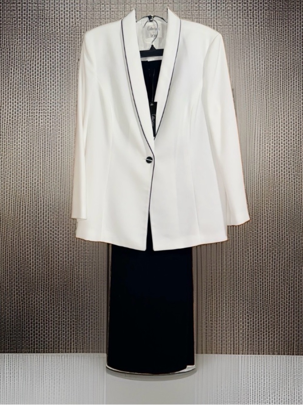 NWT Collections for Le Suit White Blazer w/Black Trim & Black Pants-18